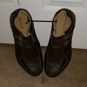 Brand new Perry Ellis Size 12